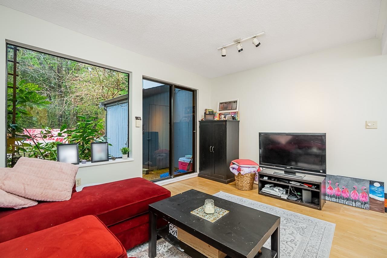 Listing Image 8