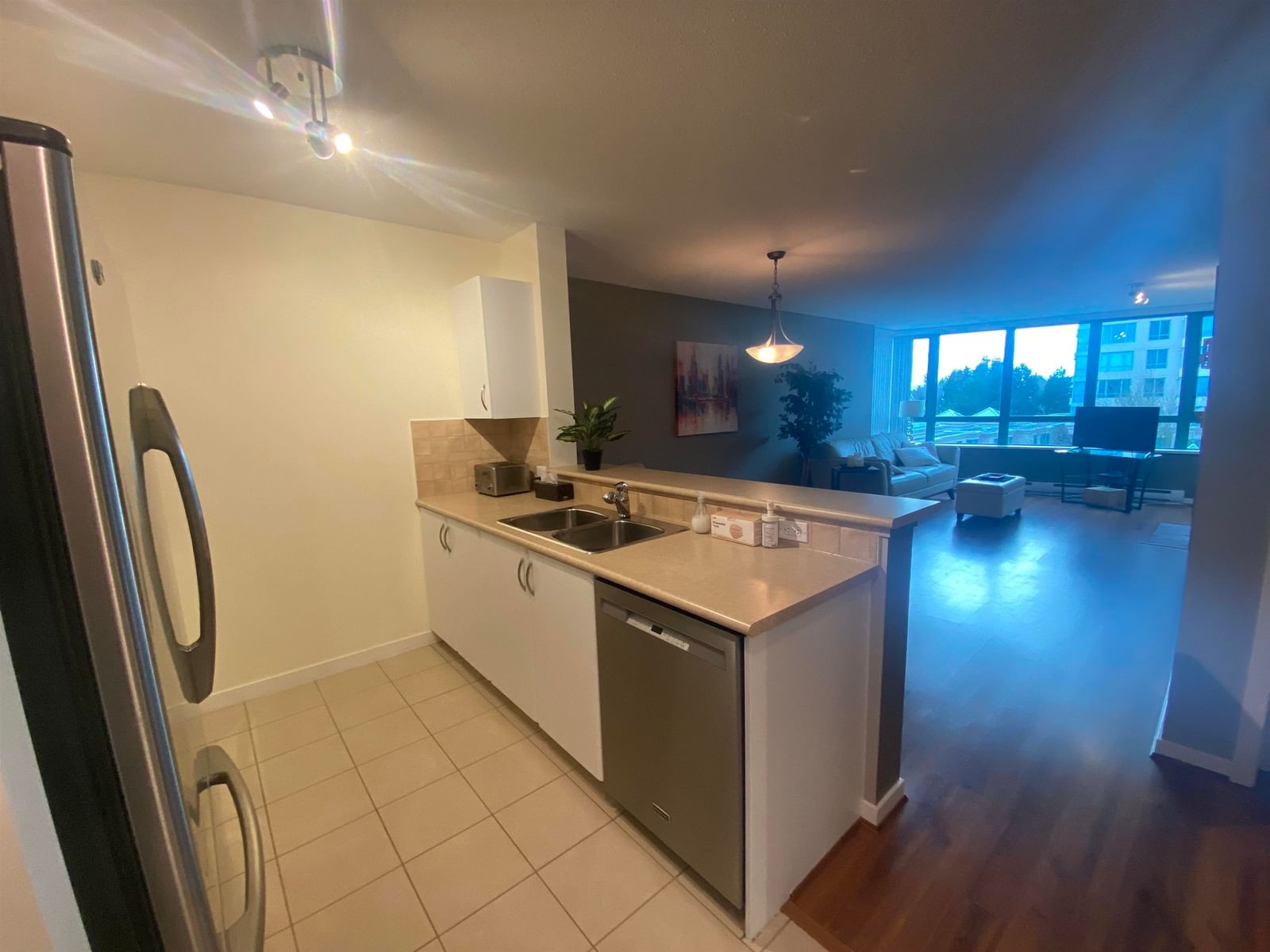 Listing Image 5
