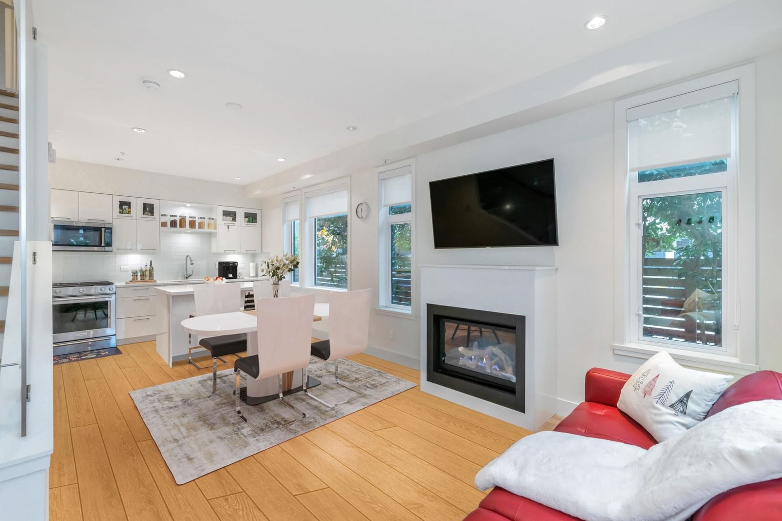 Listing Image 1