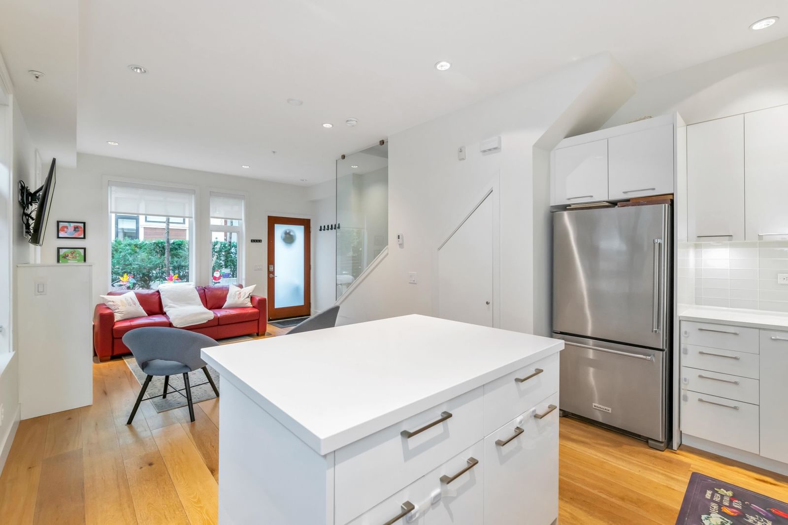 Listing Image 10