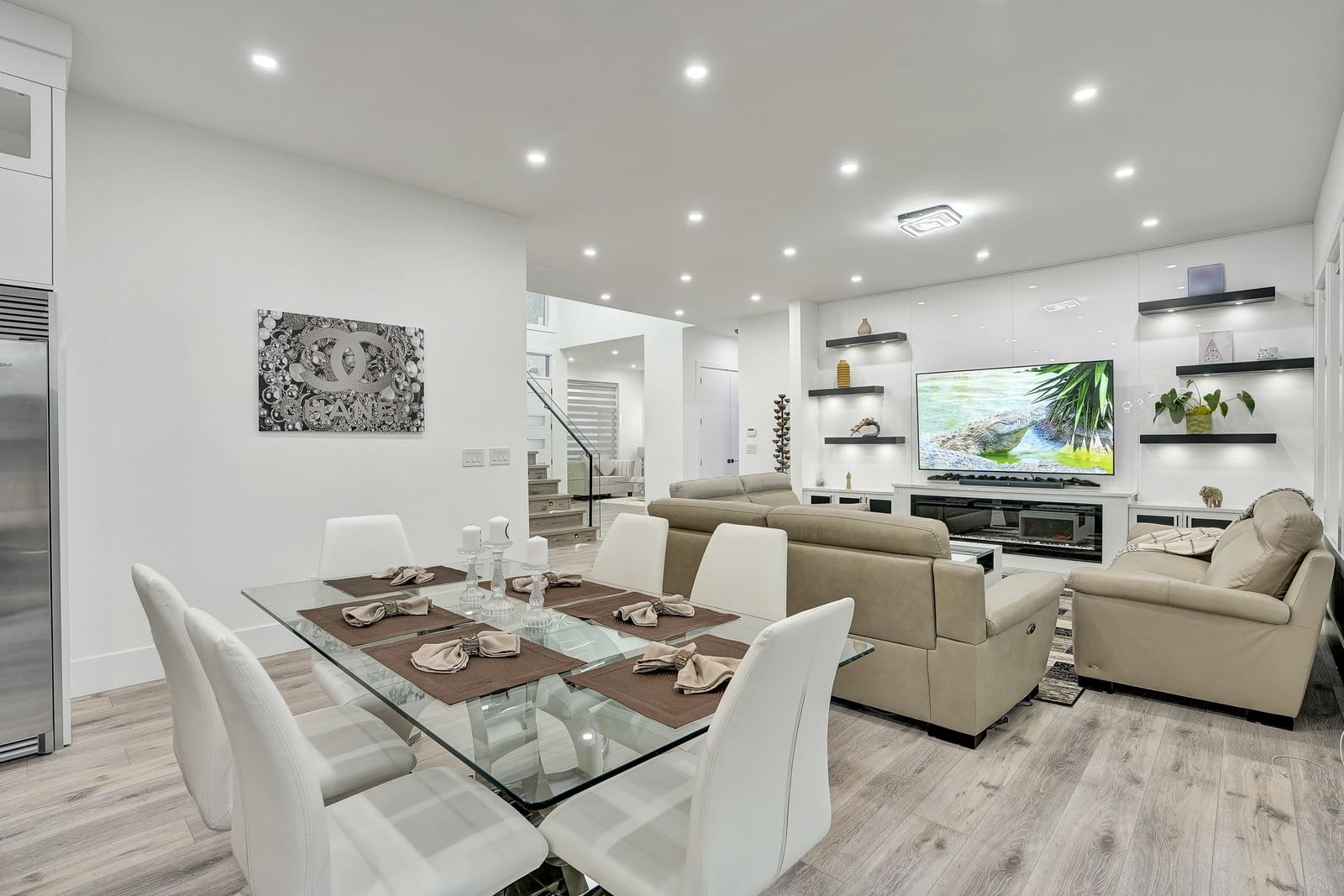 Listing Image 15