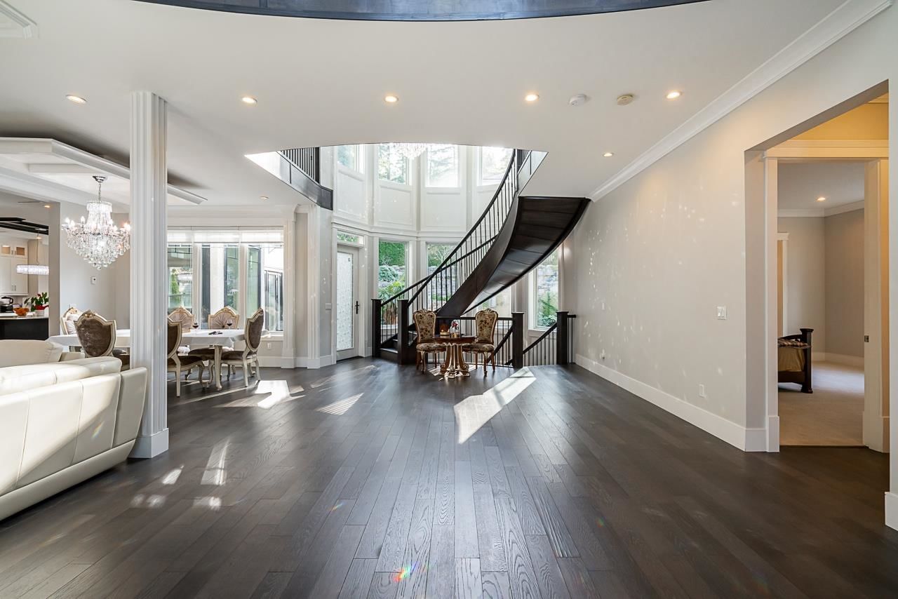 Listing Image 11