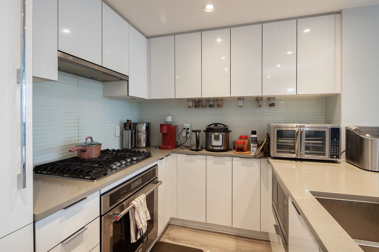 Listing Image 15