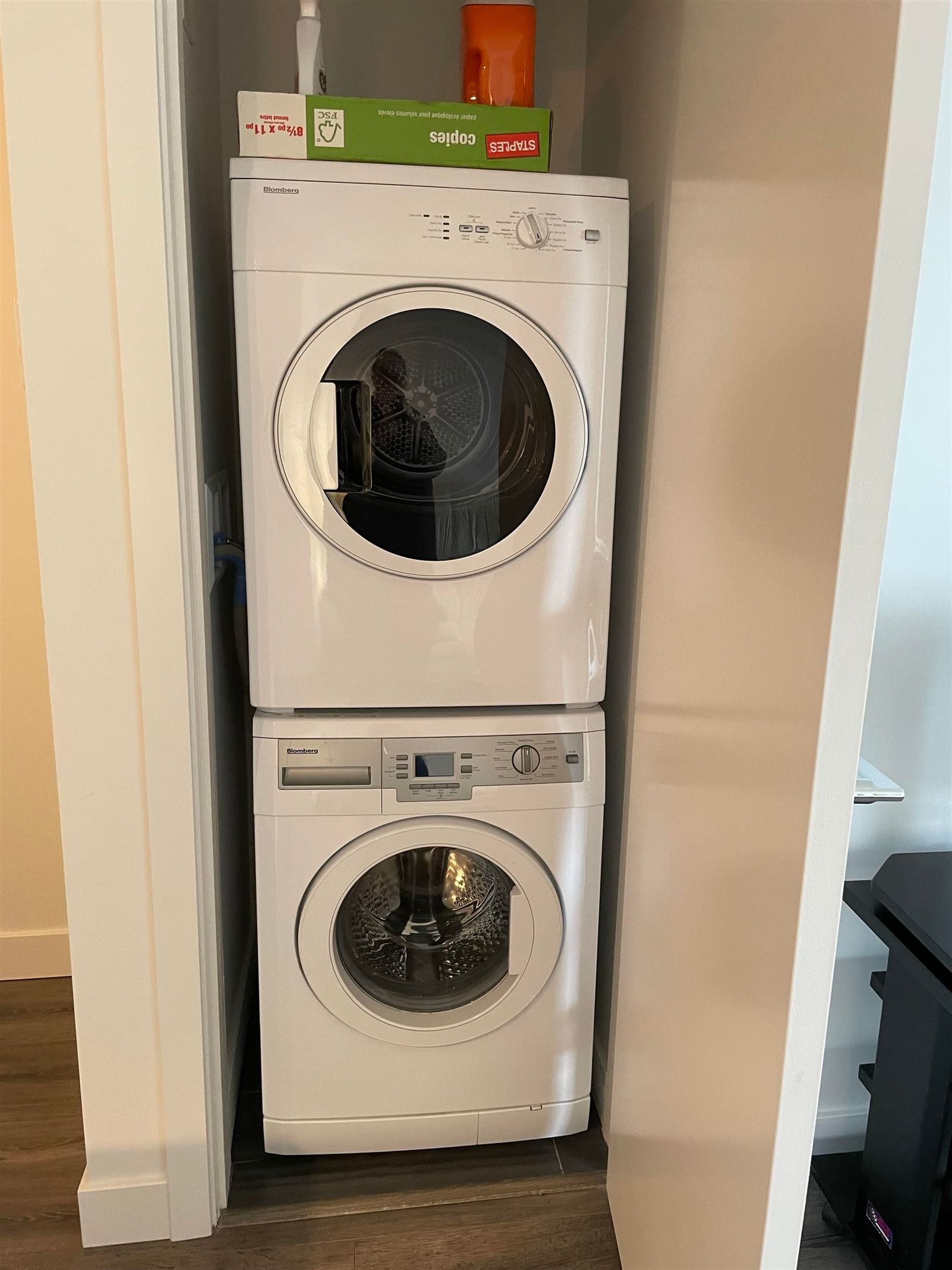 Listing Image 10