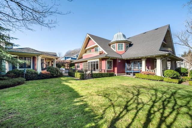 1428 Devonshire Crescent