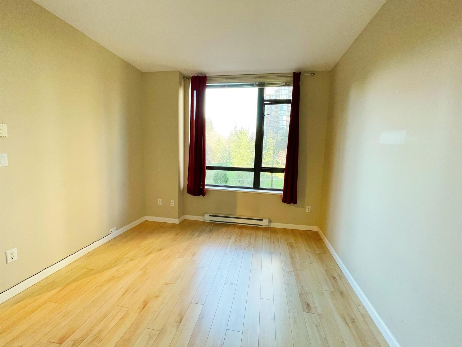 Listing Image 17