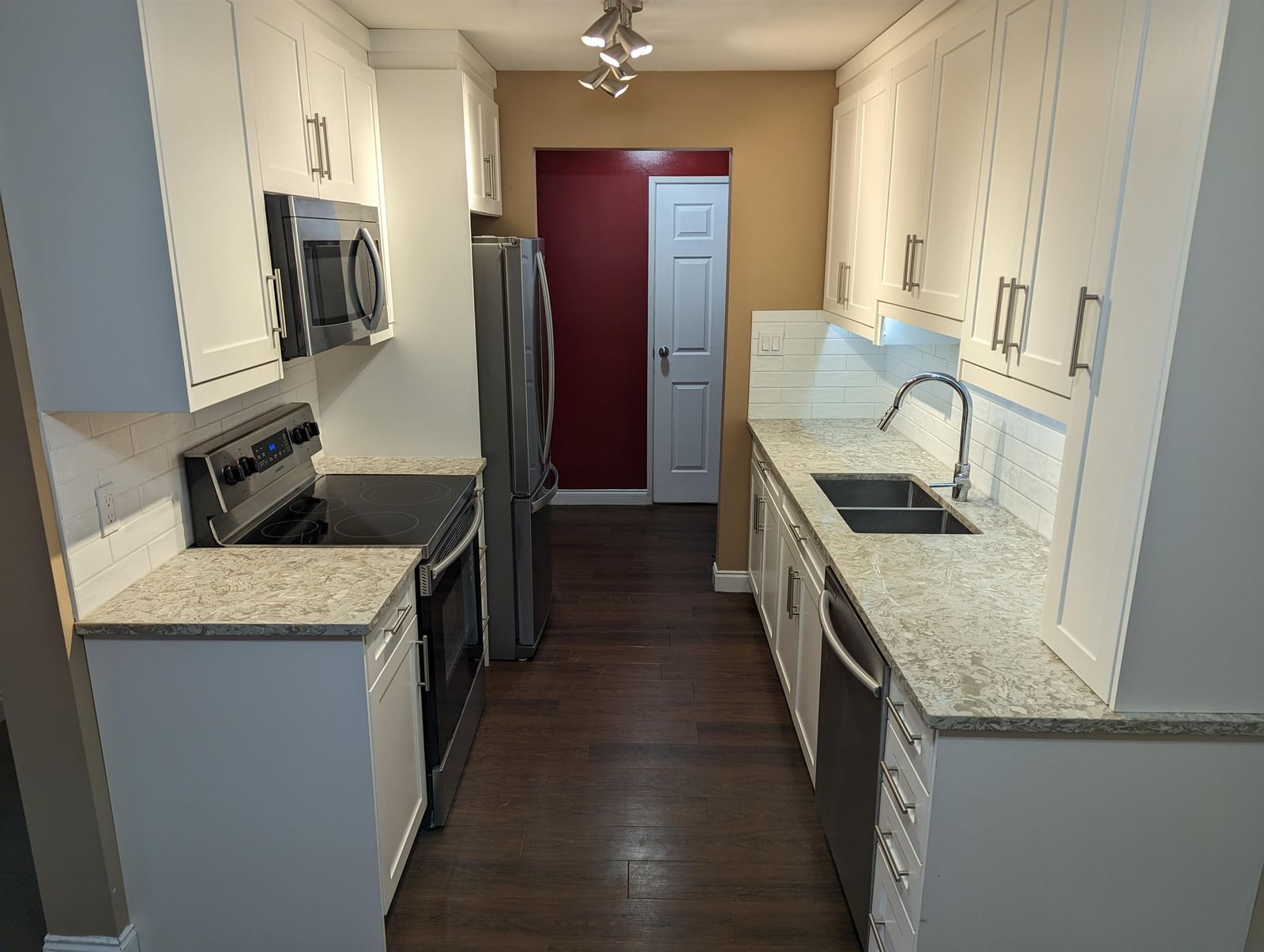 Listing Image 3