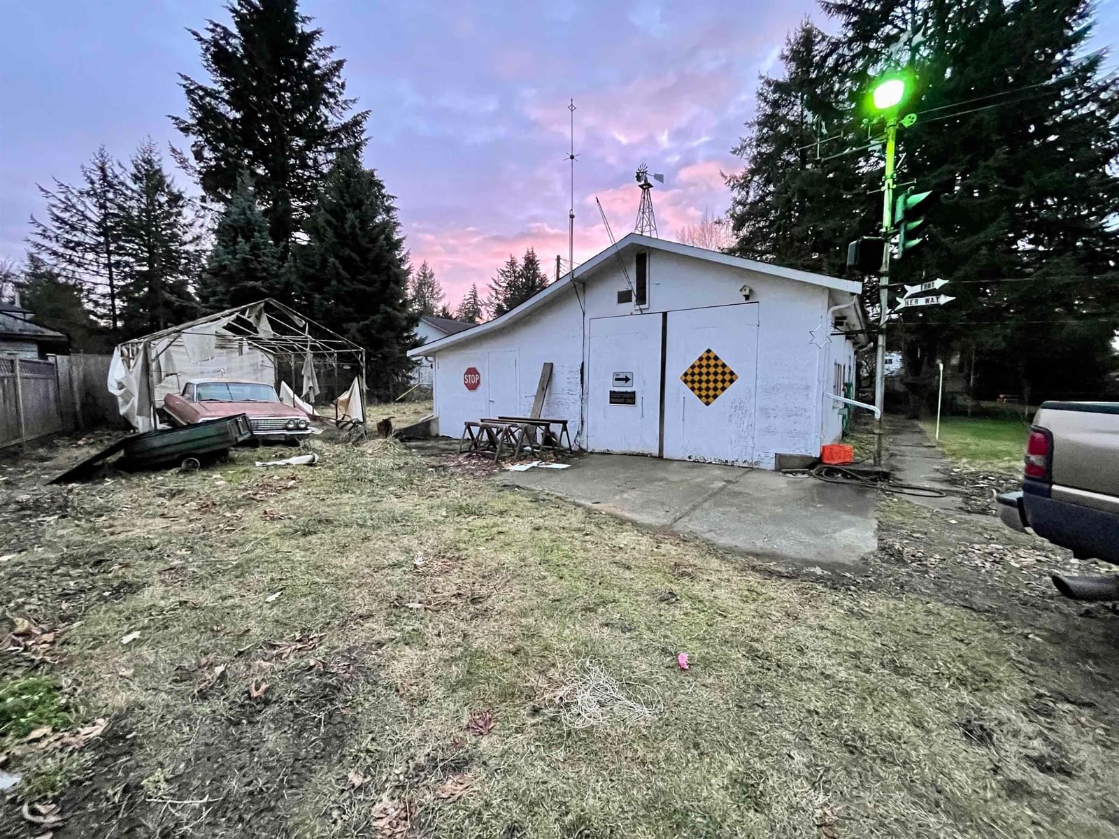 Listing Image 4