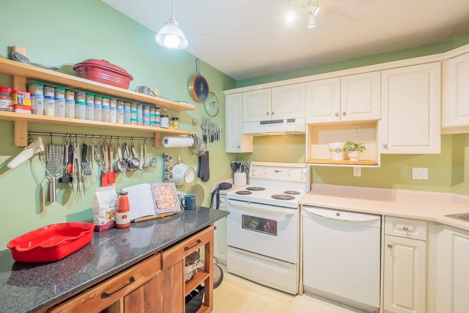 Listing Image 10