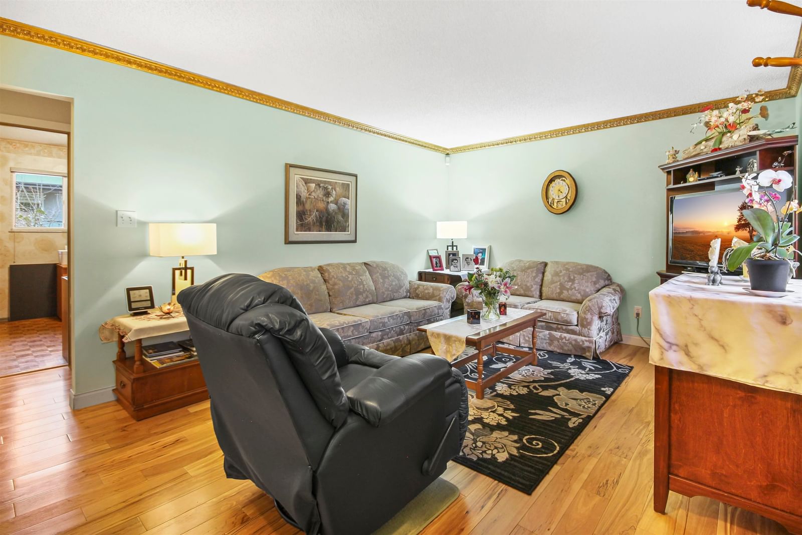 Listing Image 3