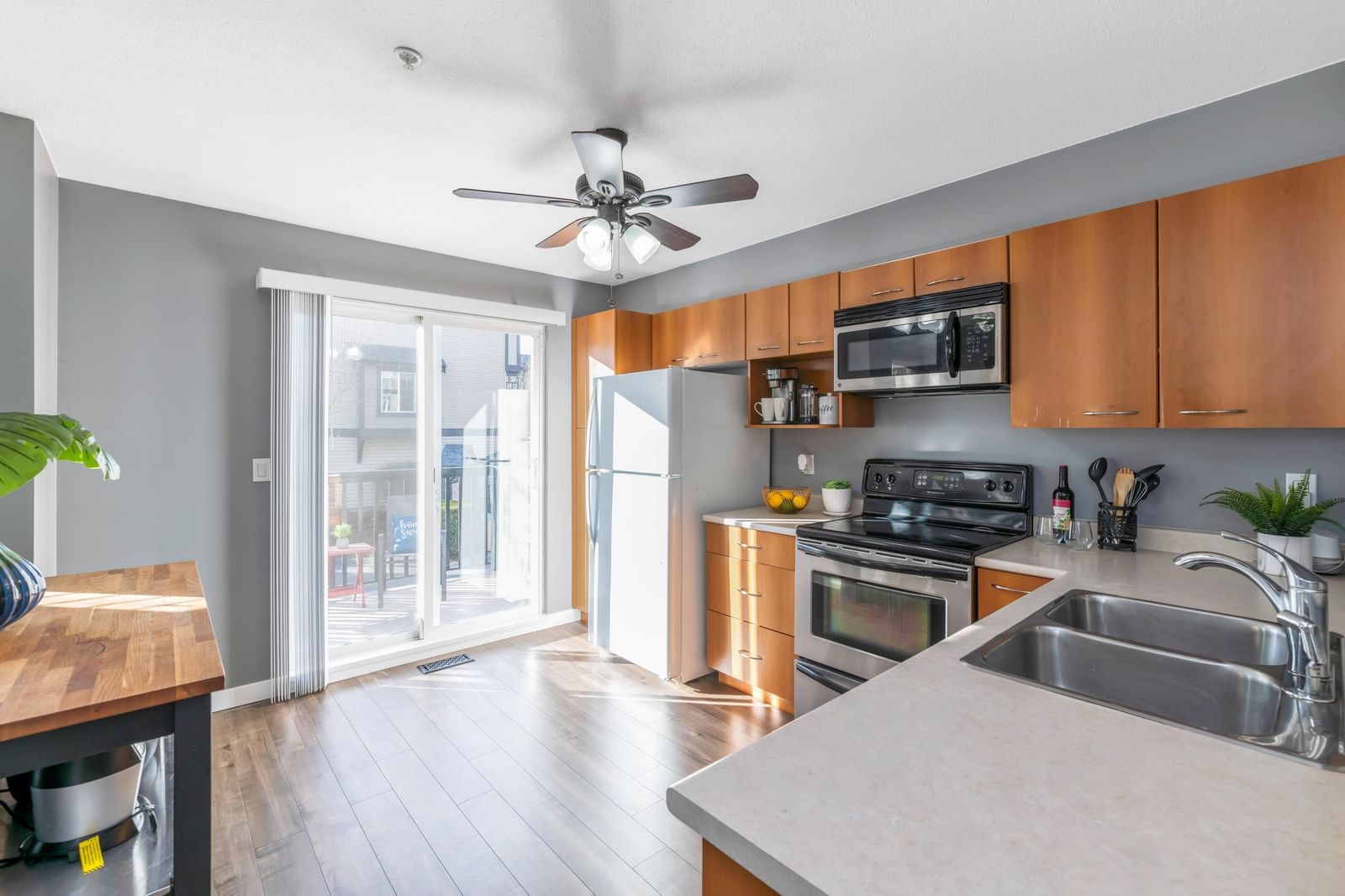 Listing Image 11