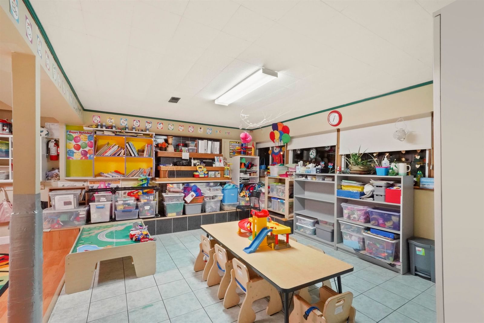Listing Image 11