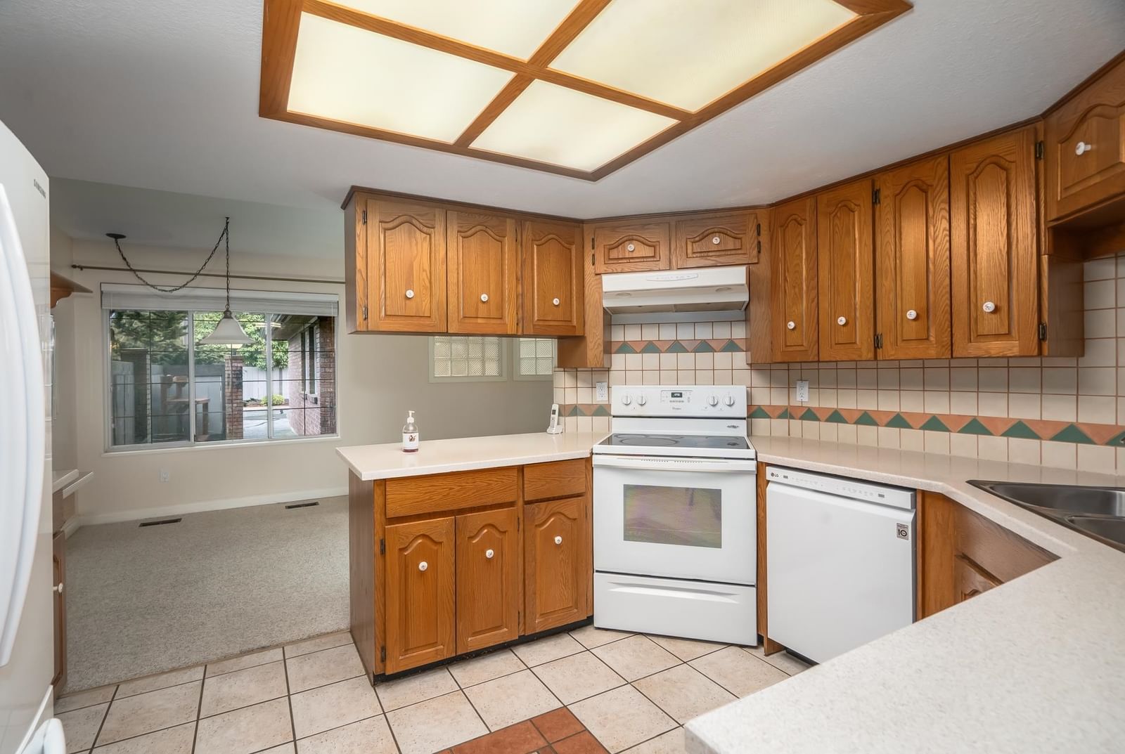 Listing Image 11