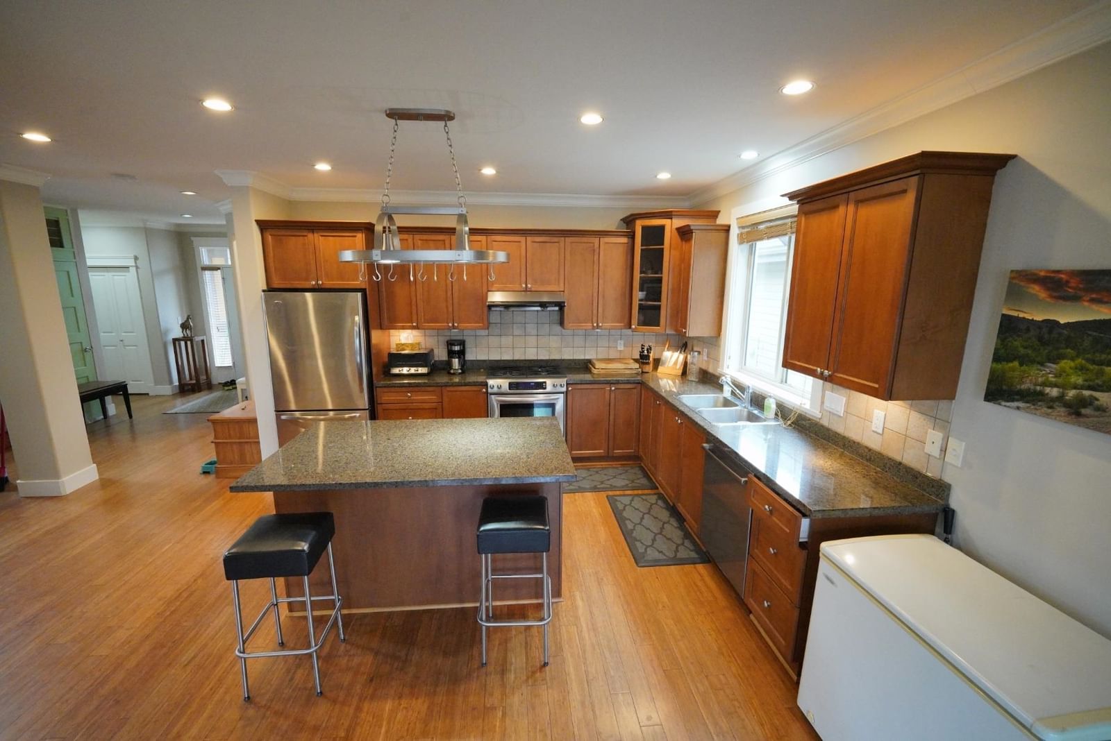Listing Image 8