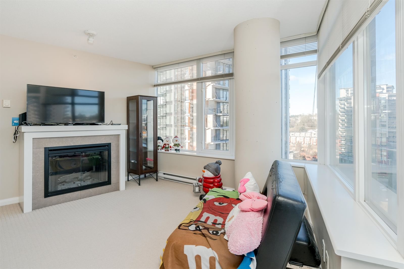 Listing Image 8