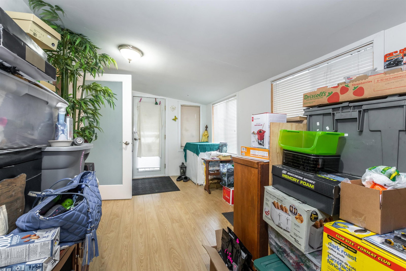 Listing Image 16