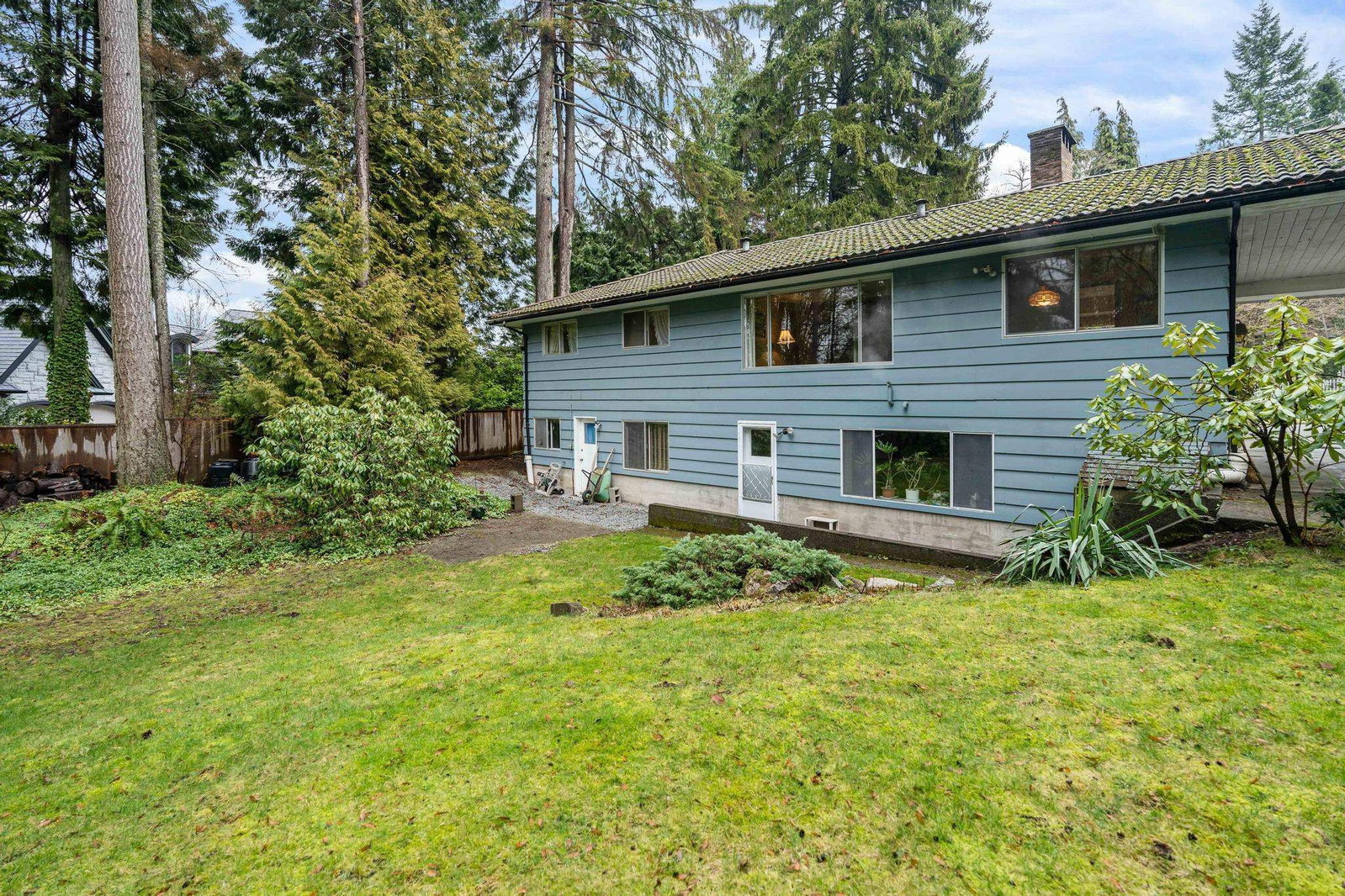 Listing Image 17