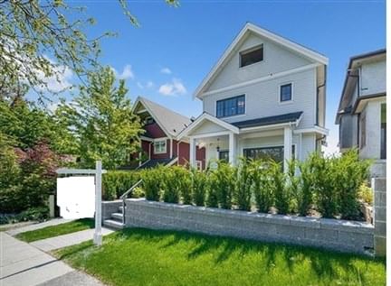 1808 2 Avenue