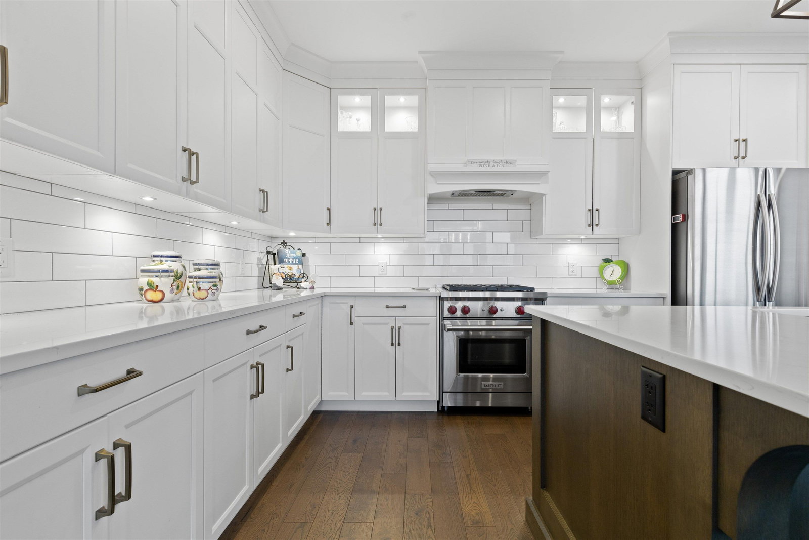 Listing Image 11