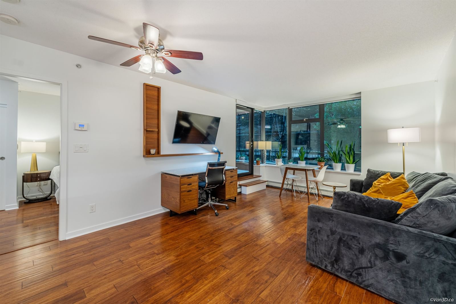 Listing Image 5