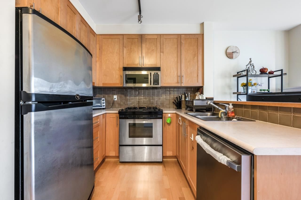 Listing Image 9