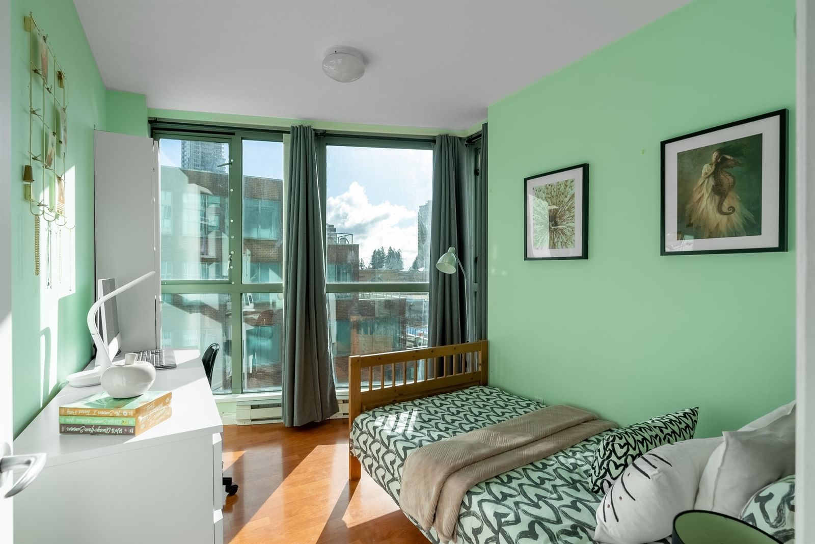Listing Image 15