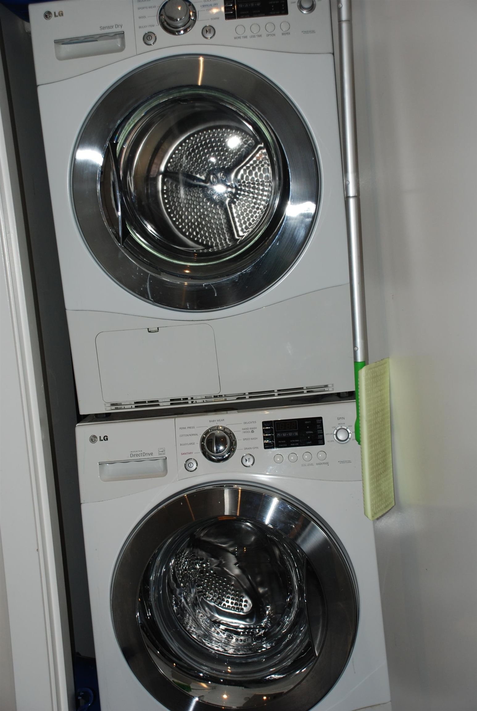 Listing Image 4