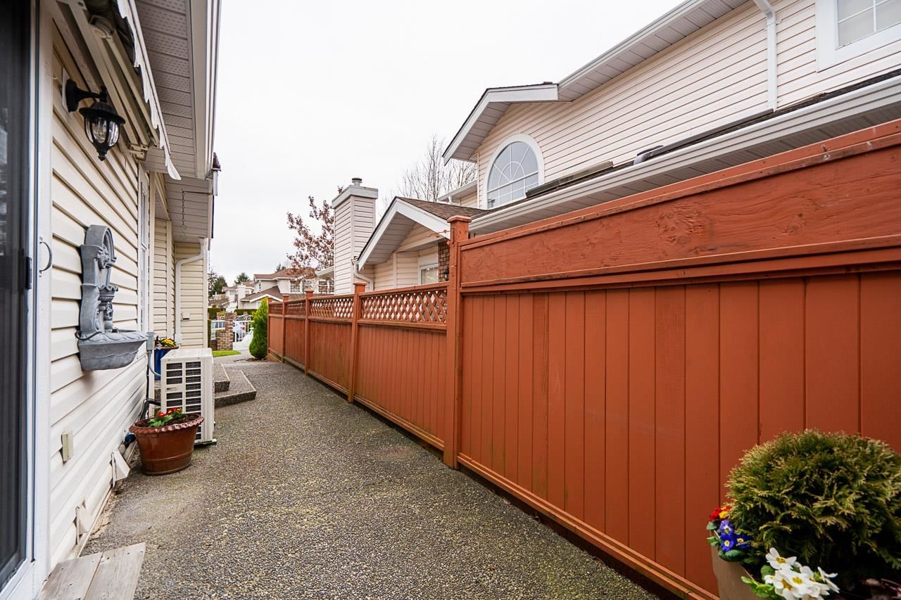 Listing Image 18