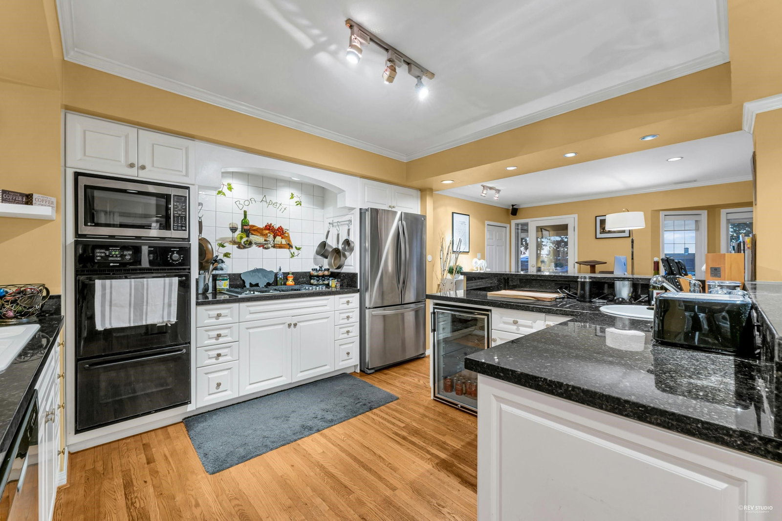 Listing Image 10