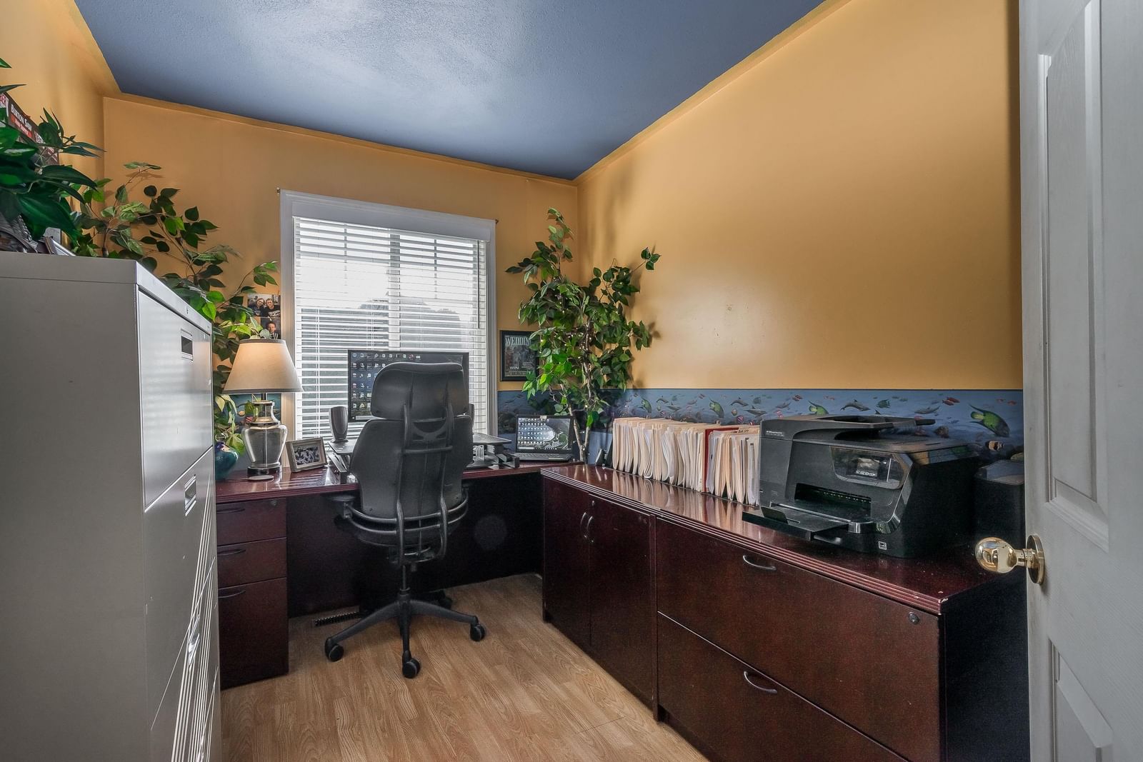 Listing Image 12