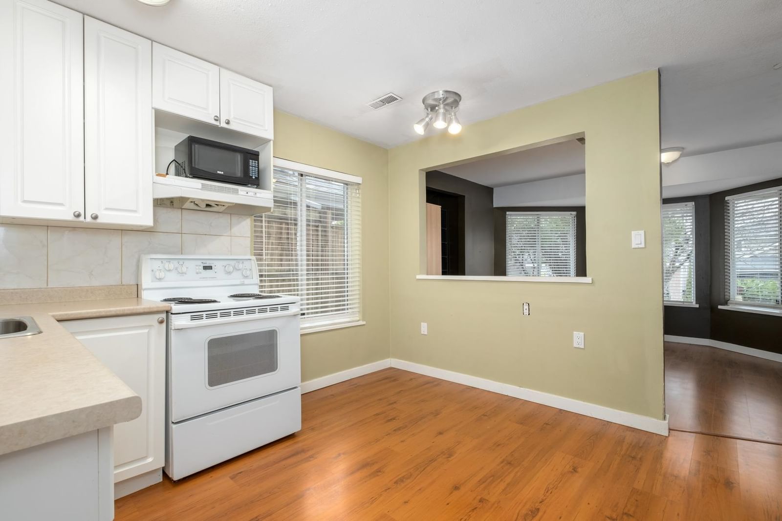 Listing Image 22