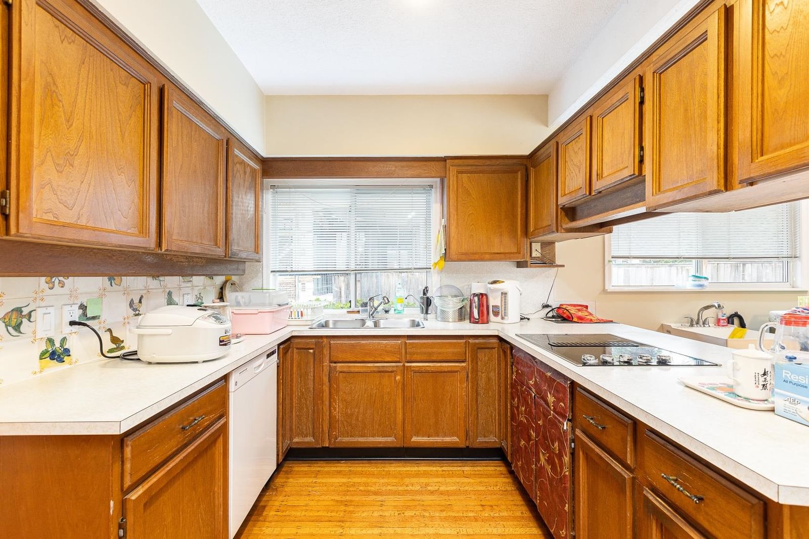 Listing Image 5