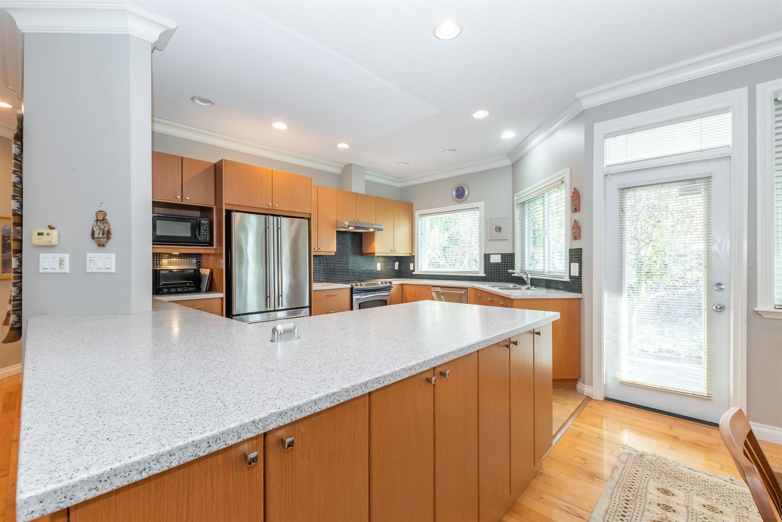 Listing Image 11