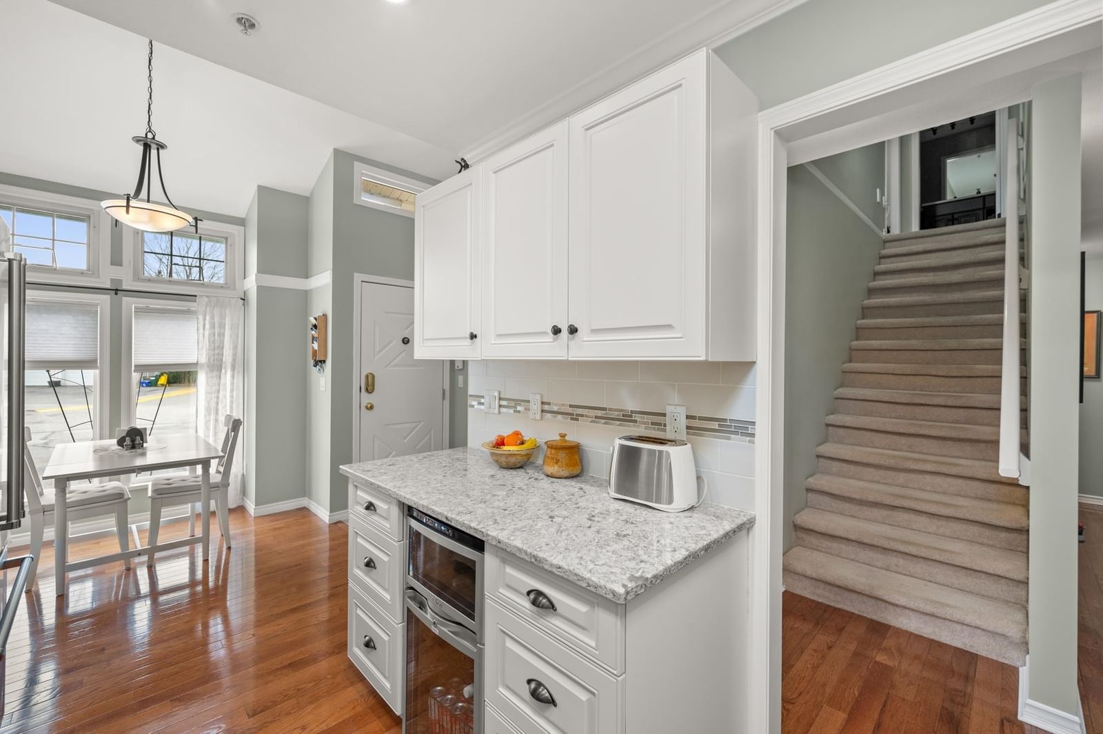 Listing Image 10