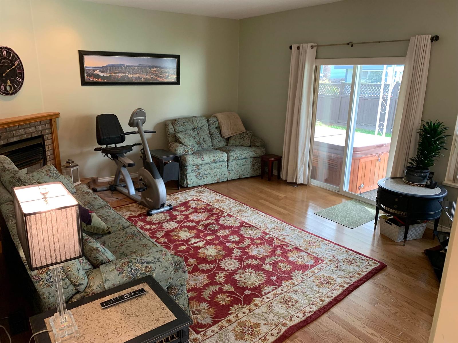 Listing Image 12