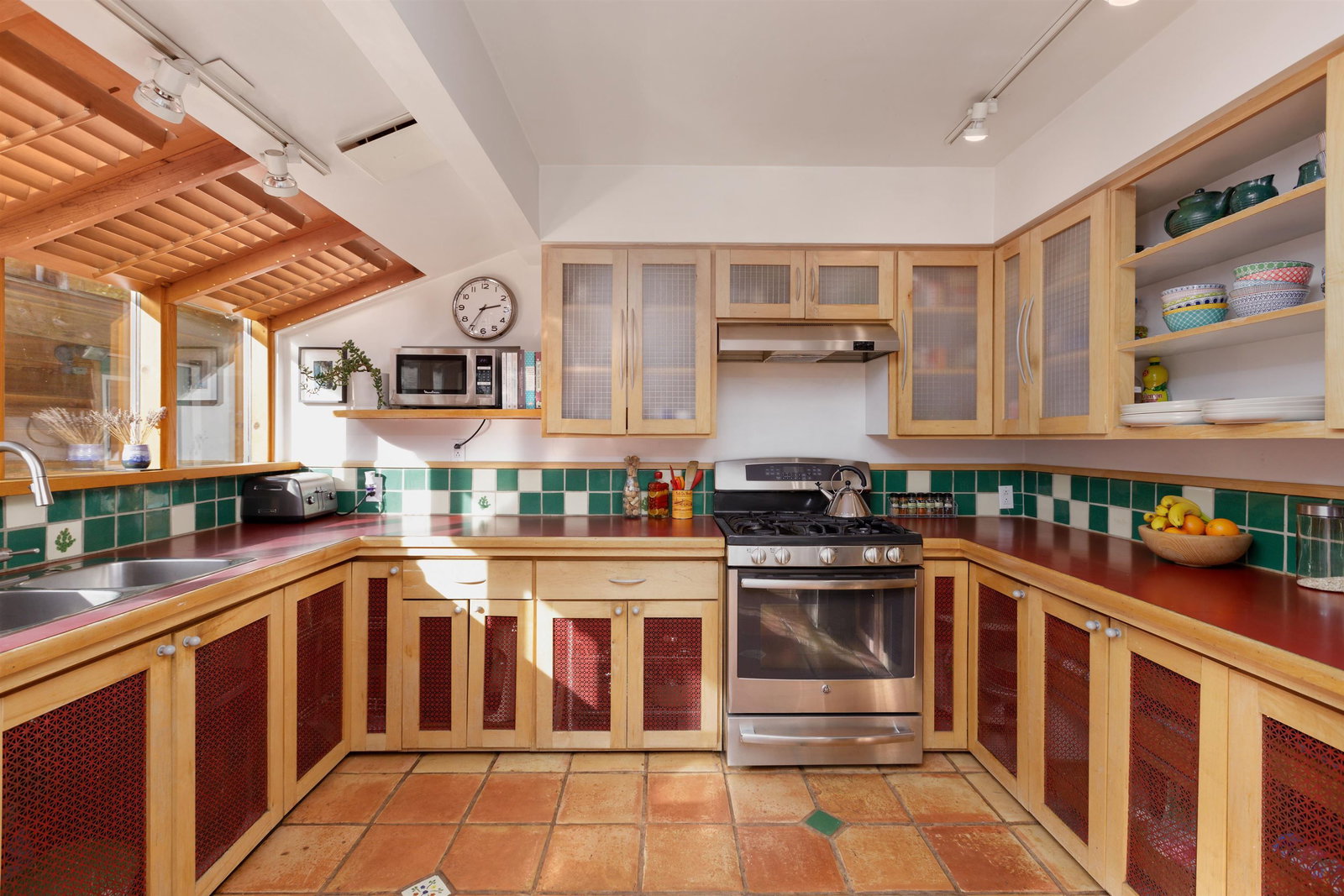 Listing Image 12
