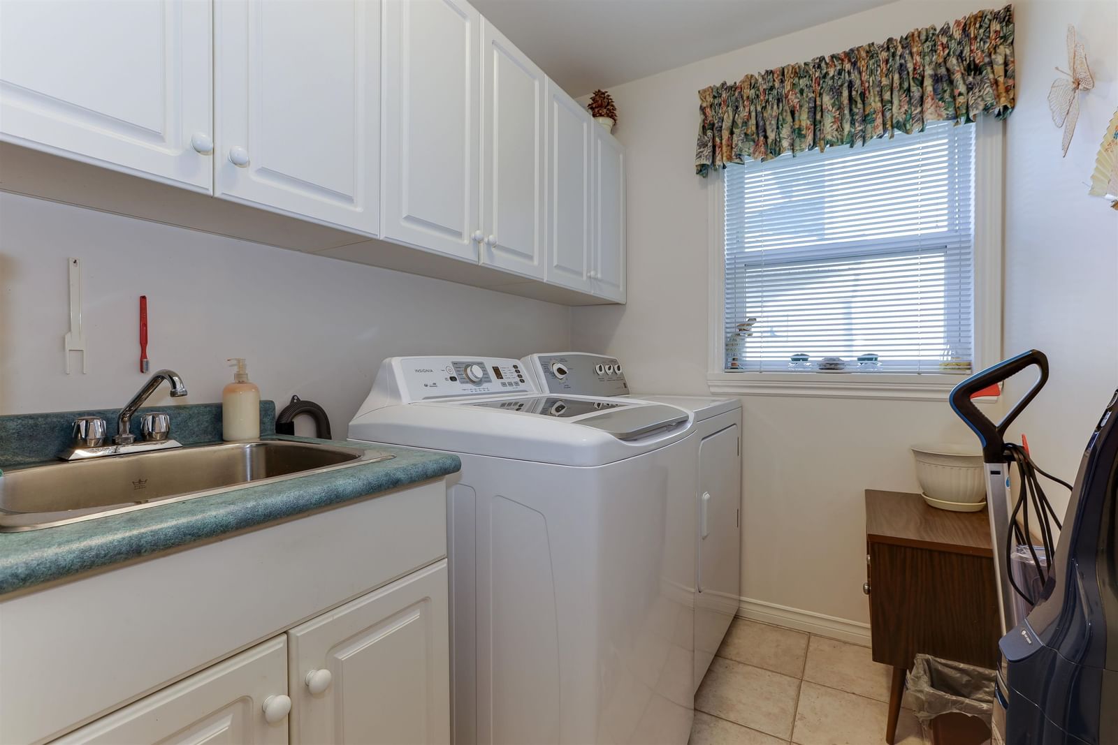 Listing Image 19