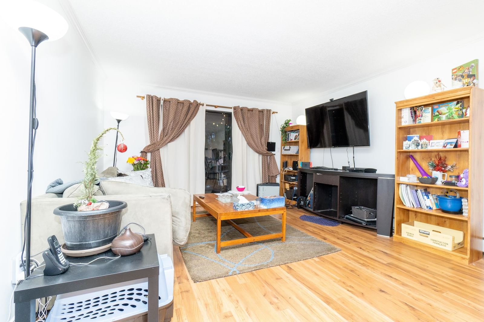 Listing Image 9