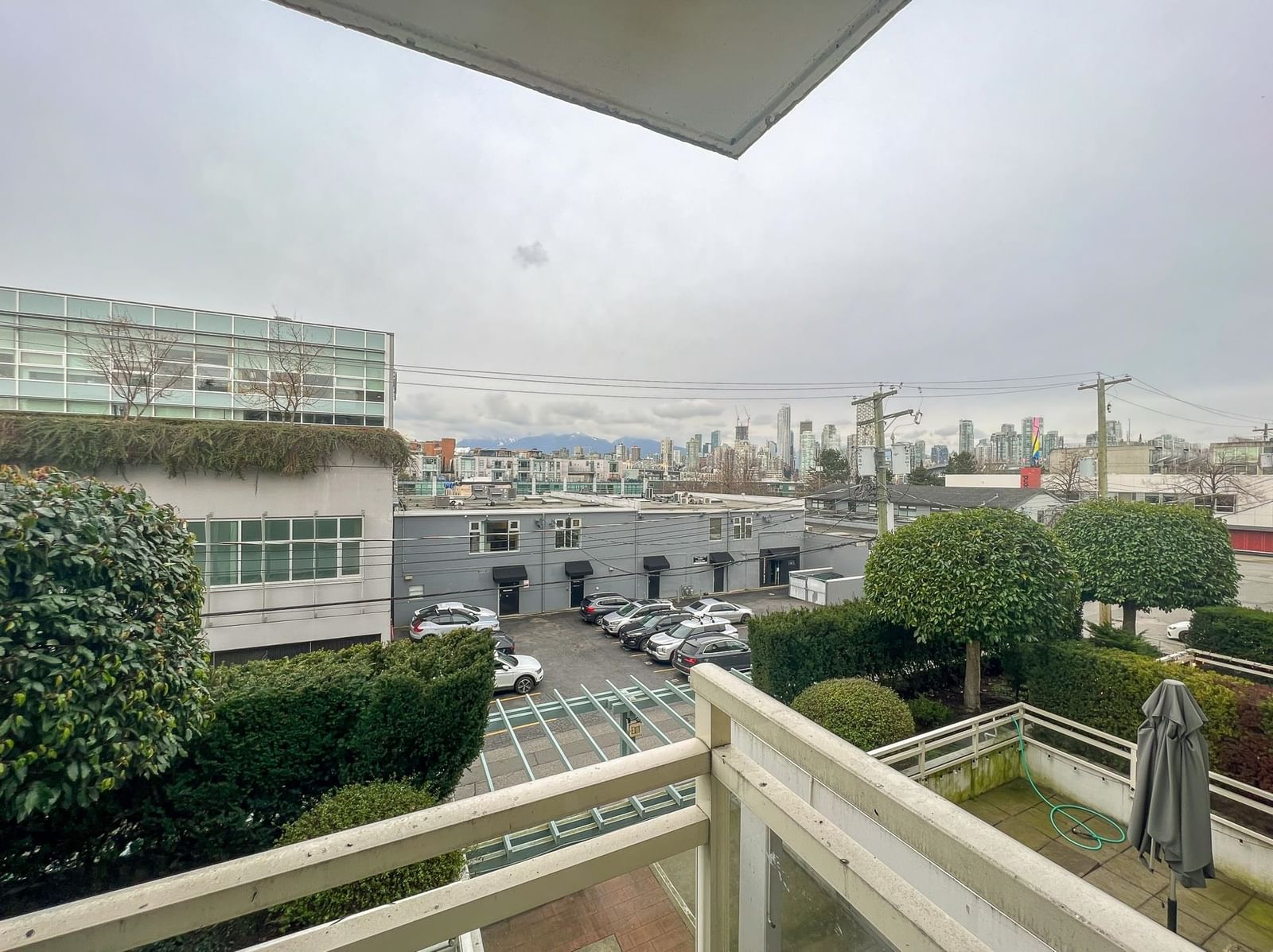 Listing Image 8