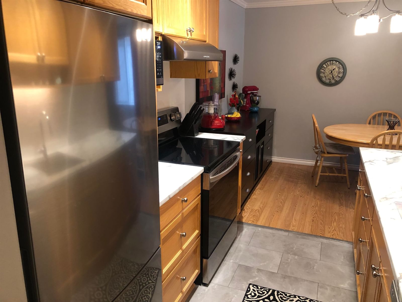 Listing Image 6