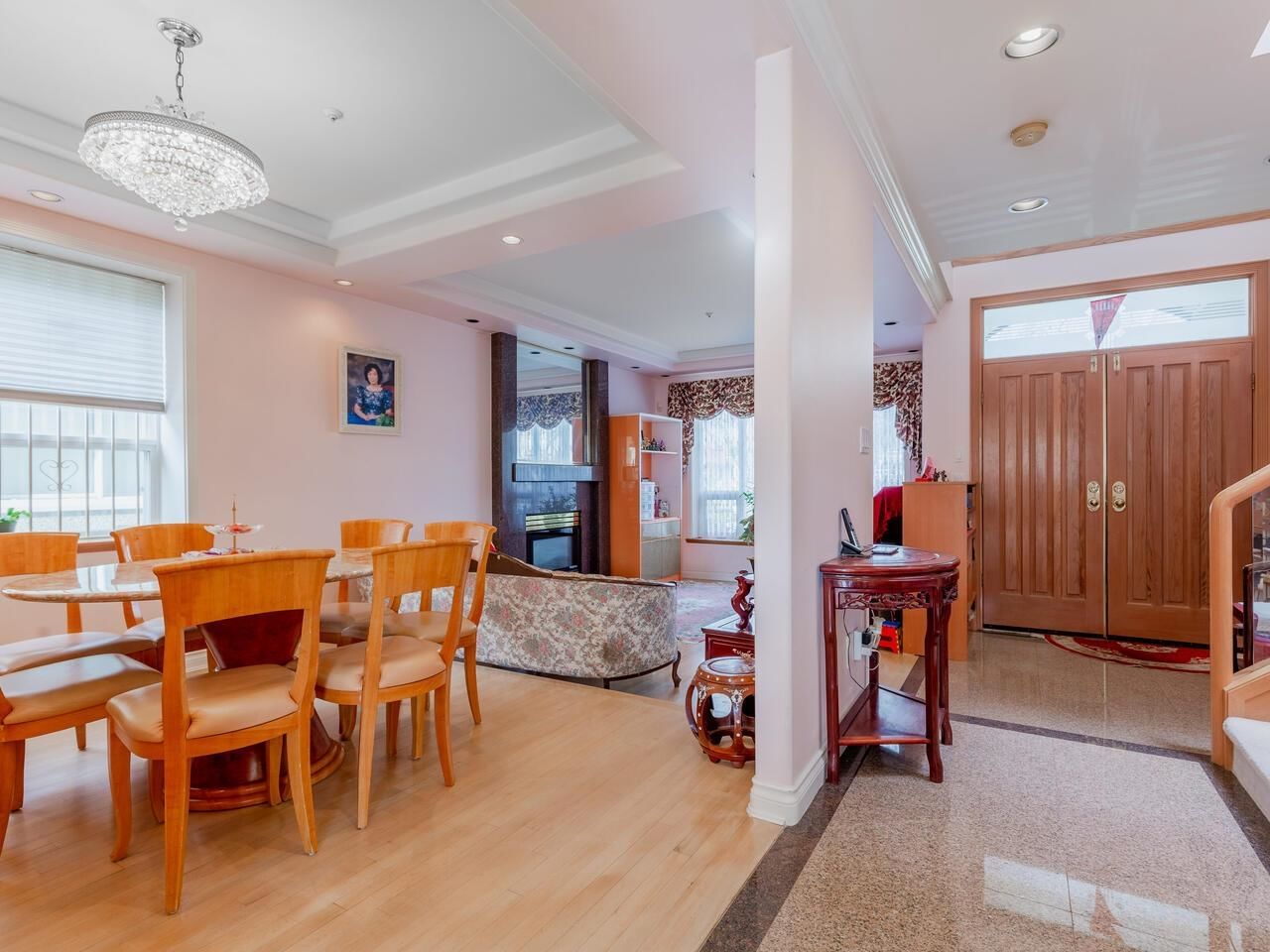 Listing Image 4