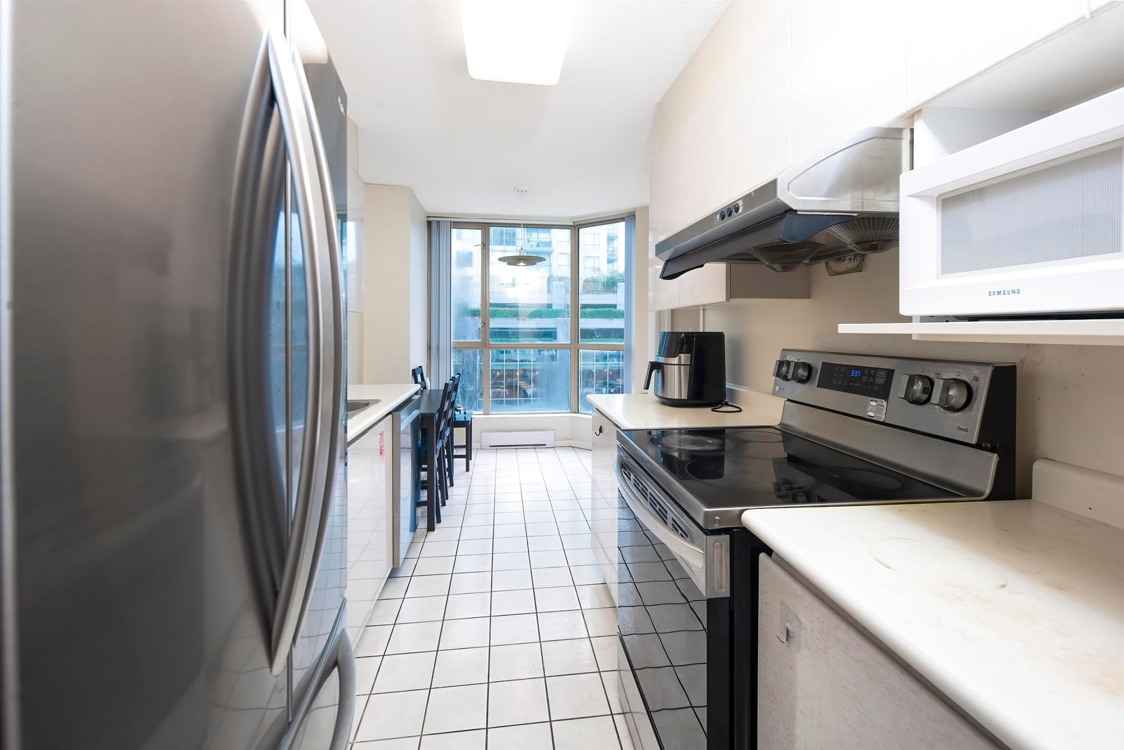 Listing Image 11