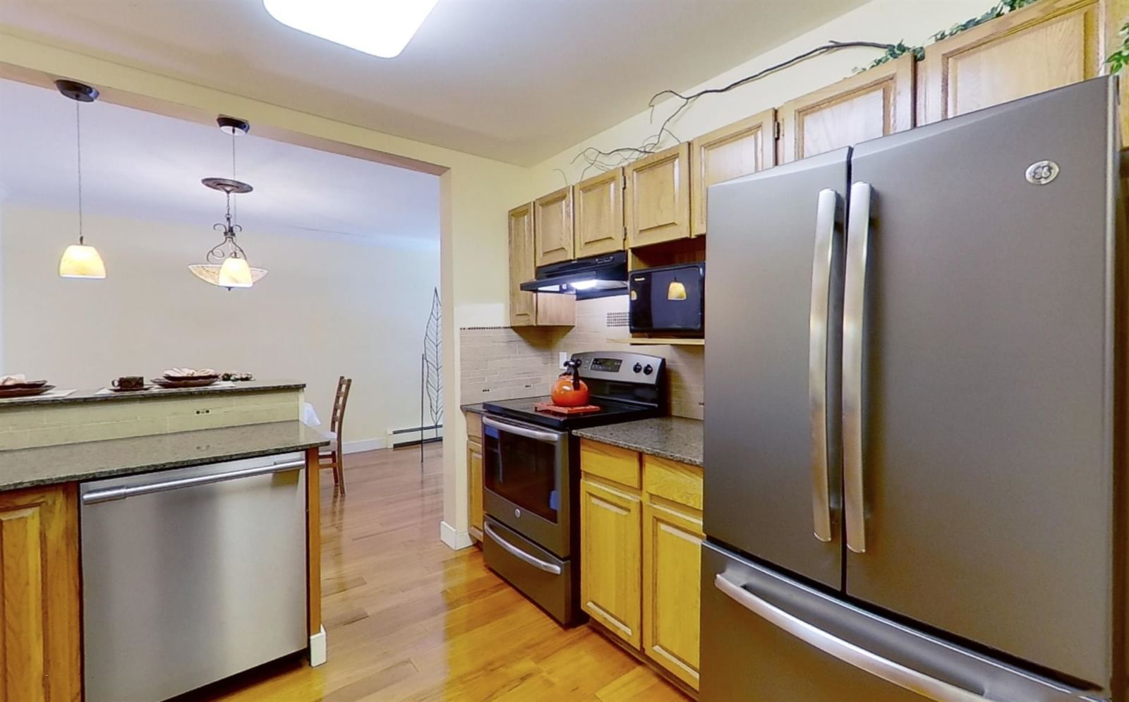 Listing Image 12
