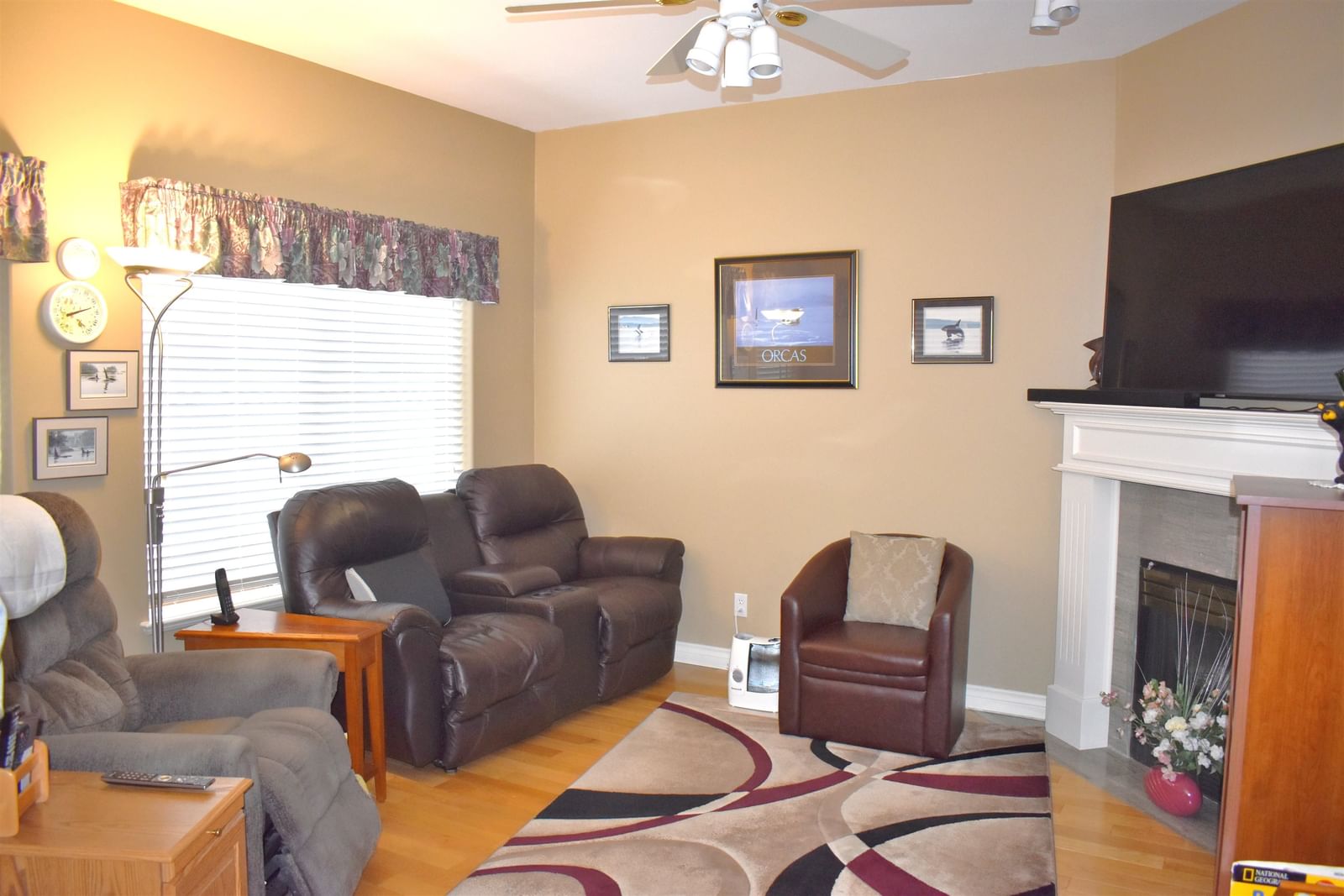 Listing Image 5
