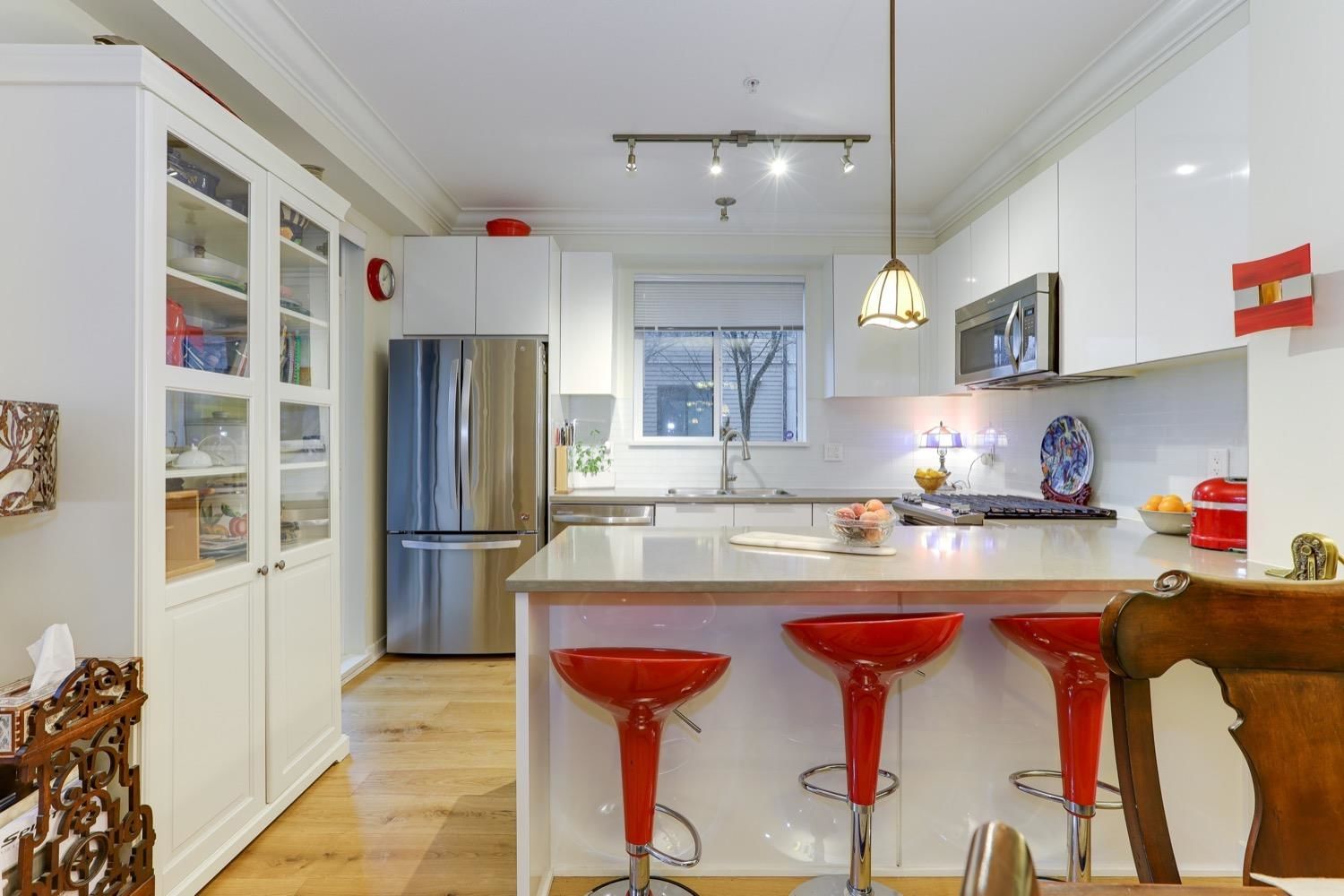 Listing Image 10