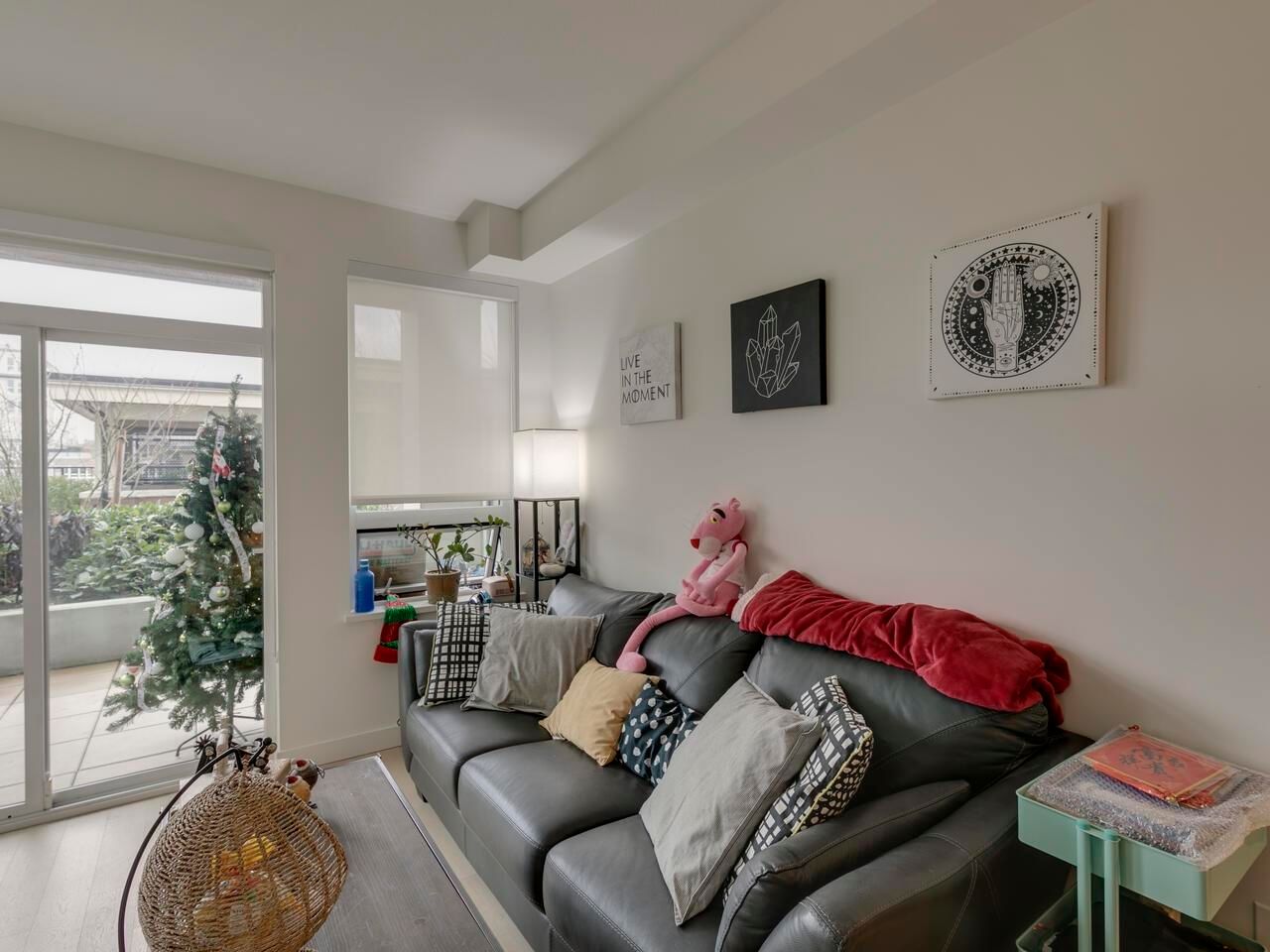 Listing Image 6
