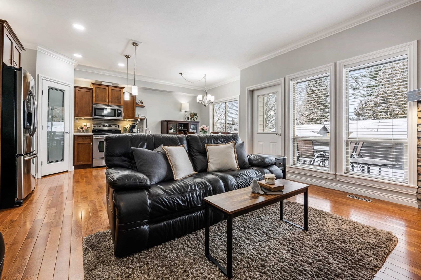 Listing Image 11