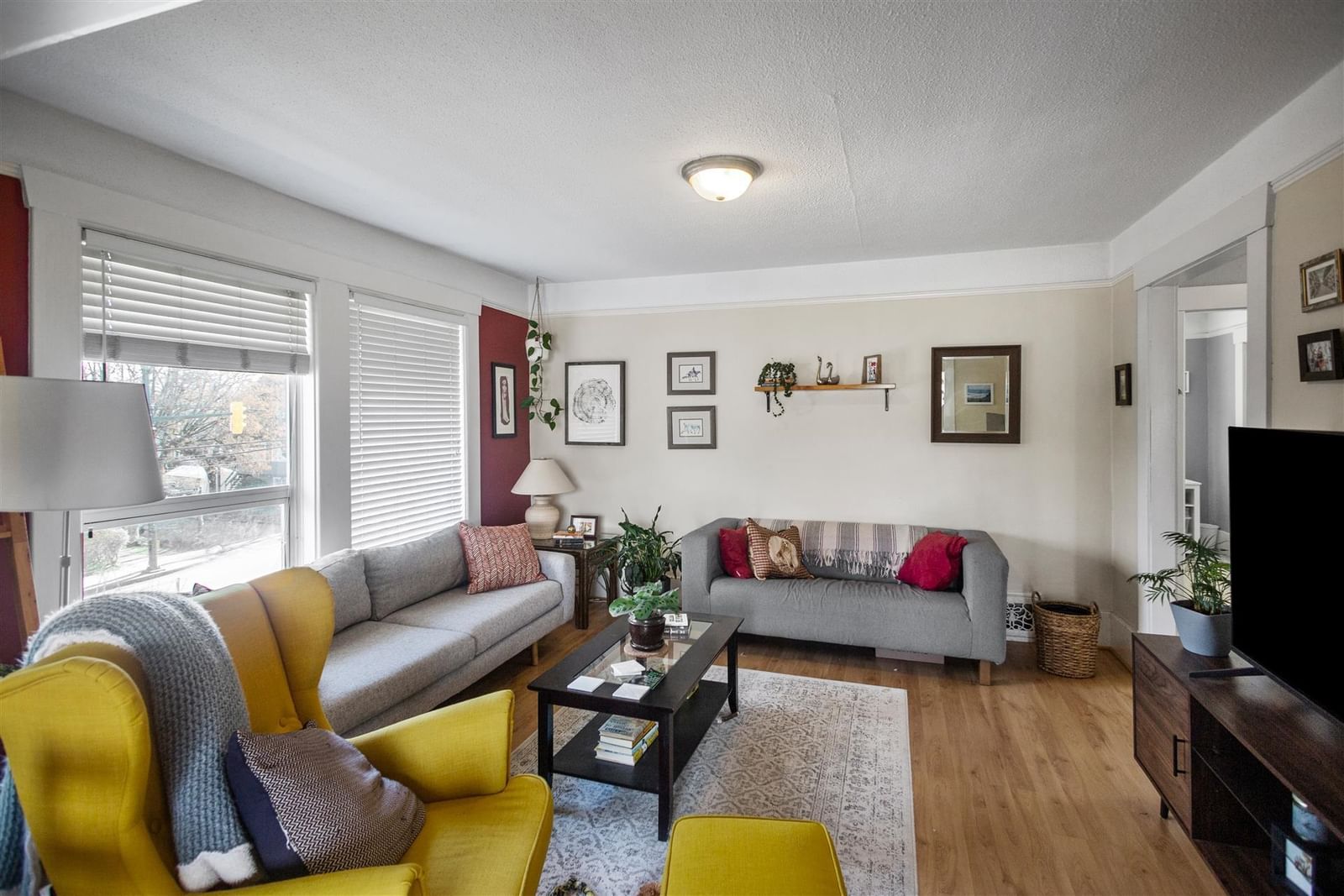 Listing Image 5