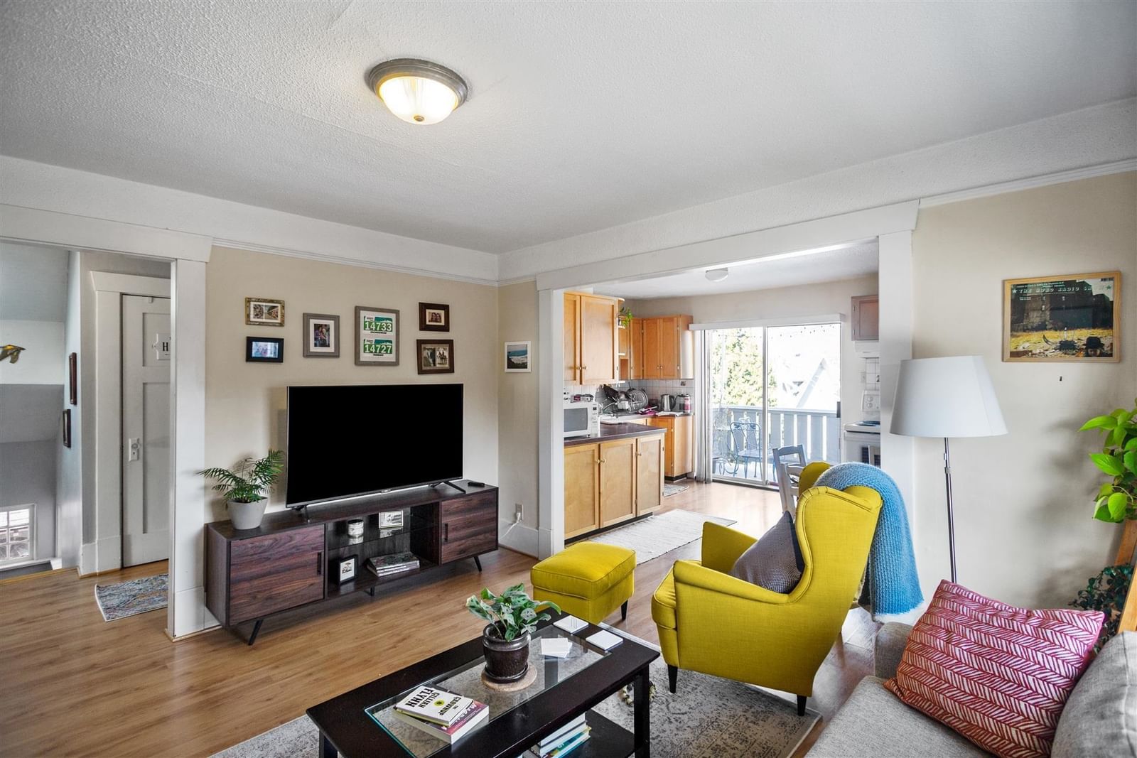 Listing Image 6