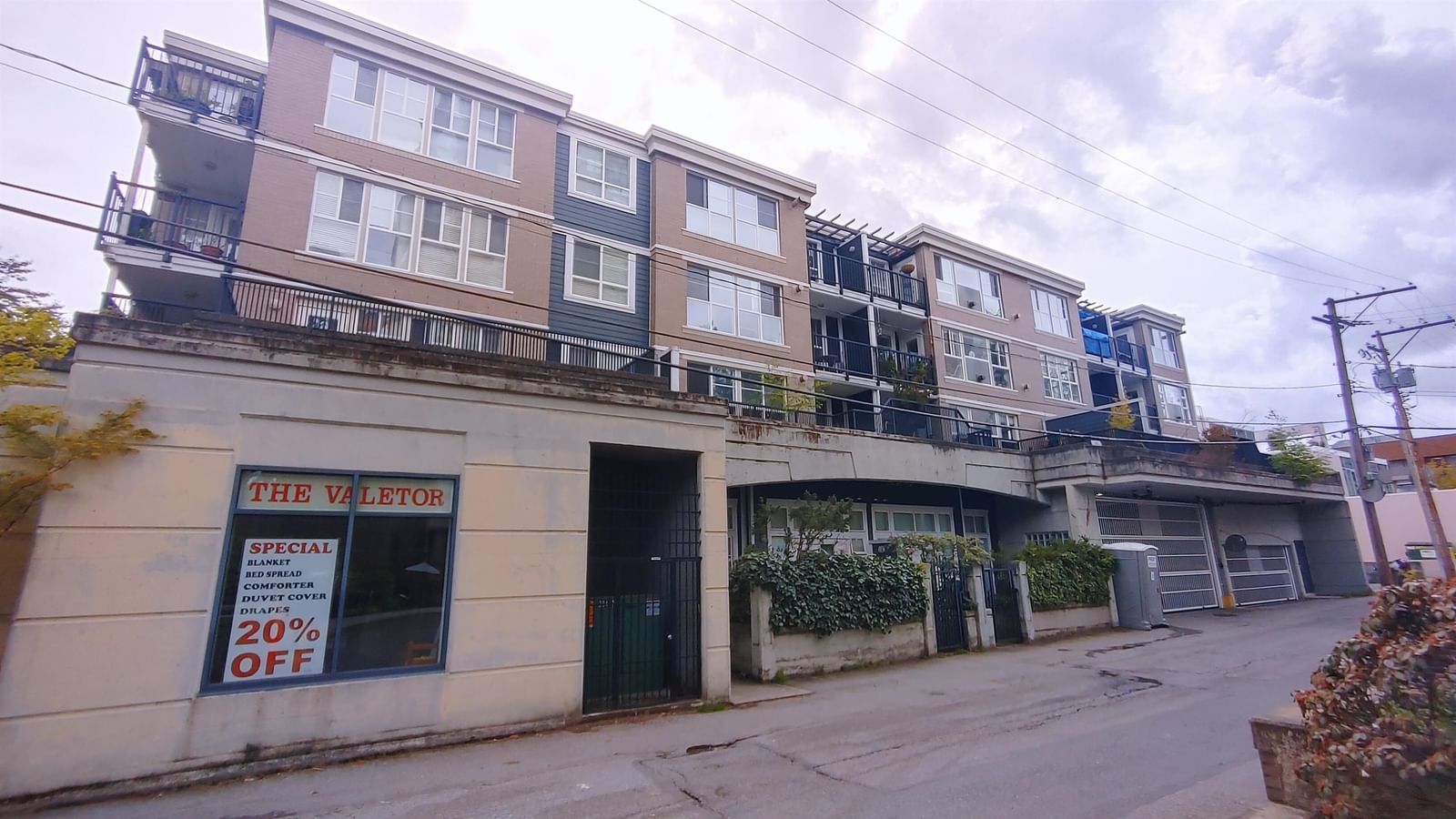 Listing Image 19